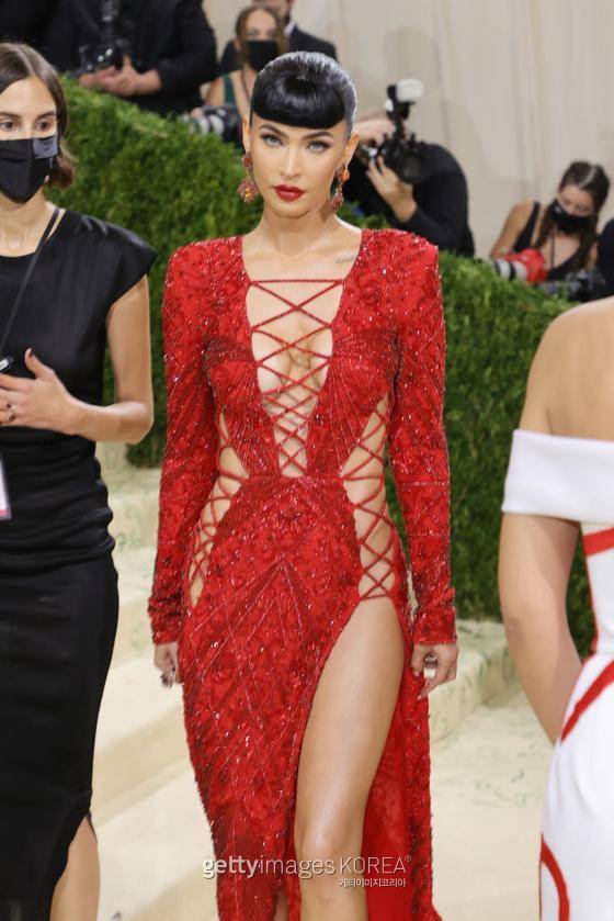 NEW YORK, NEW YORK - SEPTEMBER 13: Megan Fox attends The 2021 Met Gala Celebrating In America: A Lexicon Of Fashion at Metropolitan Museum of Art on September 13, 2021 in New York City. (Photo by Mike Coppola/Getty Images)