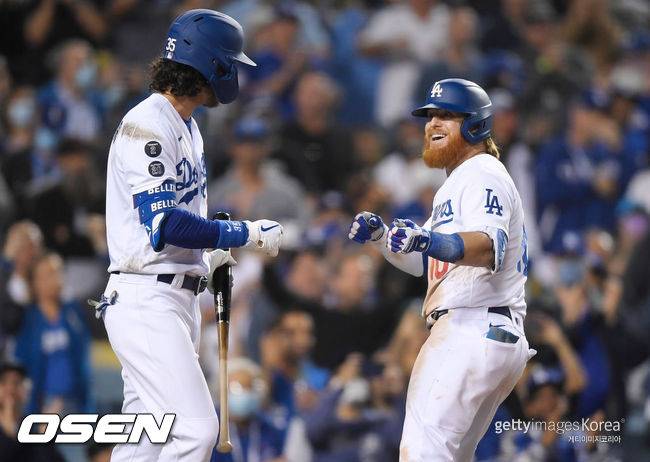 [사진] 저스틴 터너(오른쪽) 2021.09.14 ⓒGettyimages(무단전재 및 재배포 금지)