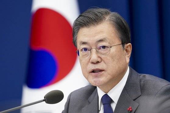 문재인 대통령이 지난 1월 청와대에서 열린 국가안전보장회의(NSC) 전체회의 및 외교안보부처 업무보고에서 발언하고 있는 모습. 뉴스1