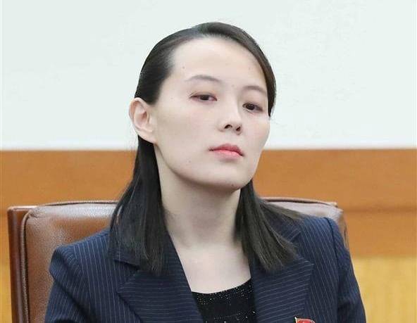 김여정 북한 노동당 부부장이 2018년 2월 청와대 접견장에 먼저 입장해 문재인 대통령을 기다리고 있다./ 허문찬기자