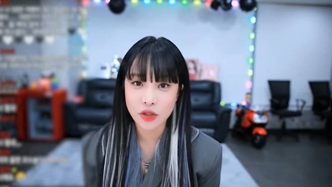 [서울=뉴시스] 랄랄 2021.09.15(사진=랄랄 유튜브 방송캡처) photo@newsis.com*재판매 및 DB 금지 *재판매 및 DB 금지