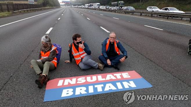 영국 도로 시위 [Insulate Britain/로이터=연합뉴스 제공. 재판매 및 DB 금지]