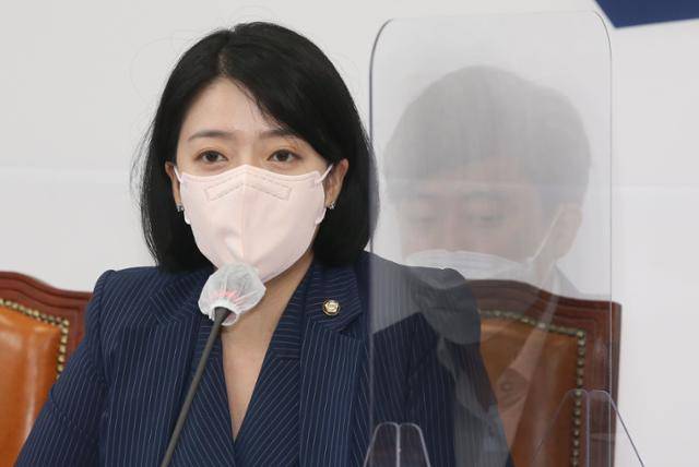 배현진 국민의힘 최고위원이 9일 서울 여의도 국회에서 열린 최고위원회의에서 발언하고 있다. 공동취재사진.