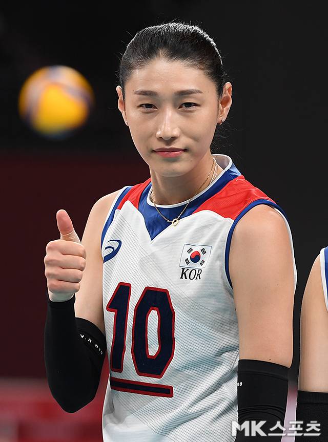 김연경이 국가대표 은퇴 후 방송에 자주 출연하자 일본 언론이 불편한 심기를 드러냈다. 사진=천정환 기자