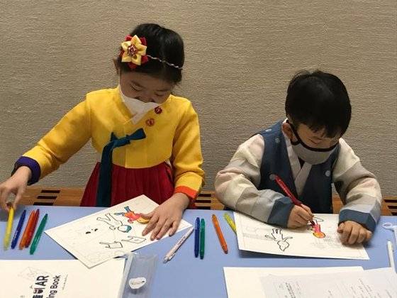 국립민속박물관 어린이박물관의 ‘AR로 즐기는 민속놀이’.