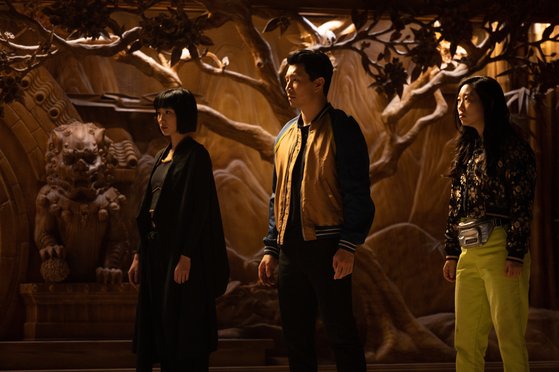 (L-R): Xialing (Meng’er Zhang), Shang-Chi (Simu Liu) and Katy (Awkwafina) in Marvel Studios' SHANG-CHI AND THE LEGEND OF THE TEN RINGS. Photo by Jasin Boland. ⓒMarvel Studios 2021. All Rights Reserved.