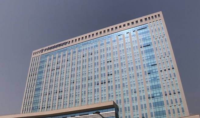 수원고등법원 수원지방법원 모습.