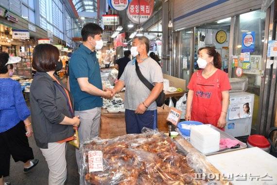 김상호 하남시장 17일 신장전통시장 방문. 사진제공=하남시