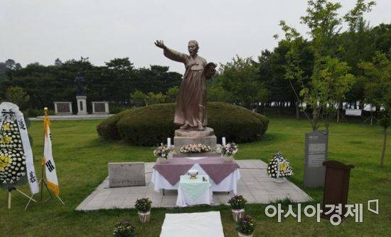 윤희순 의사 동상(춘천 의암공원)