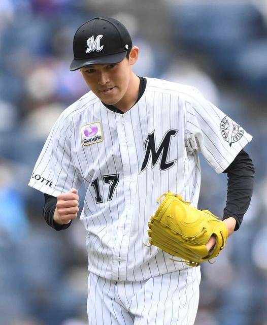 "부자가 되고 싶다"는 인터뷰로 화제를 모았던 사사키다. 그 속엔 깊은 그의 속내가 담겨 있었다.              사진=지바 롯데 SNS