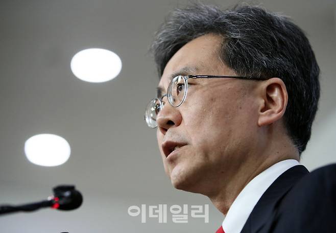 김현종 통상교섭본부장이 2018년 03월 26일 오전 서울 종로구 정부서울청사에서 한미 자유무역협정(FTA) 개정 및 미국 철강 관세 협상 결과를 브리핑을 하고 있다.(사진=이데일리 노진환 기자)