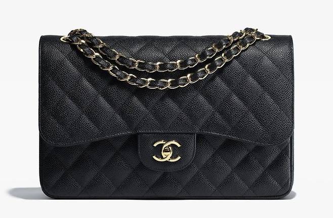 샤넬 인기상품인 클래식 플랩 백./샤넬 공식 홈페이지