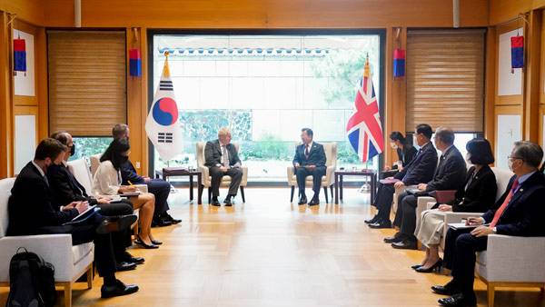 문재인 대통령-보리스 존슨 영국 총리 정상회담 [사진 제공: 연합뉴스]