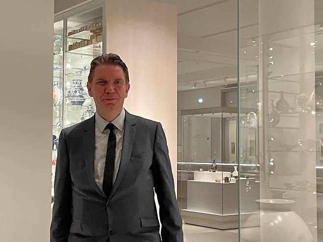 라스 크리스티안 코흐 아시아예술·민속학 박물관장 (베를린=연합뉴스) 이 율 특파원 =  라스 크리스티안 코흐 아시아예술·민속학 박물관장이 20일(현지시간) 연합뉴스와 인터뷰를 하고 있다. 2021.9.21