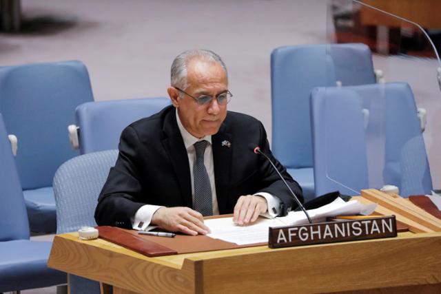 굴람 이사크자이 주유엔 아프가니스탄 대사가 8월 16일 유엔 안전보장이사회에서 연설하고 있다. 로이터 연합뉴스