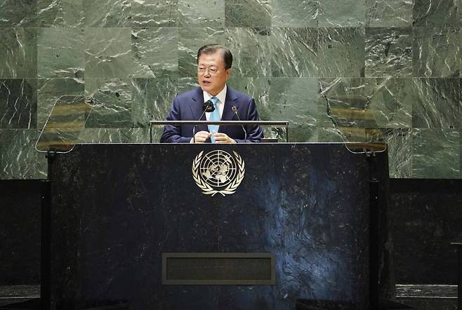 [뉴욕=뉴시스] 김진아 기자 = 문재인 대통령이 20일(현지시간) 미국 뉴욕 유엔본부 총회장에서 열린 제2차 SDG Moment(지속가능발전목표 고위급회의) 개회식에서 발언하고 있다. 2021.09.20.