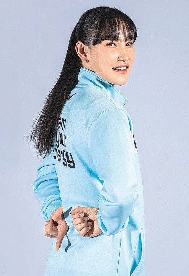 프로배구 GS칼텍스의 주전 세터 안혜진이 17일 경기 가평군 팀 체육관에서 왼손 엄지와 검지를 펼치는 B속공 수신호를 선보이고 있다. GS칼텍스 제공