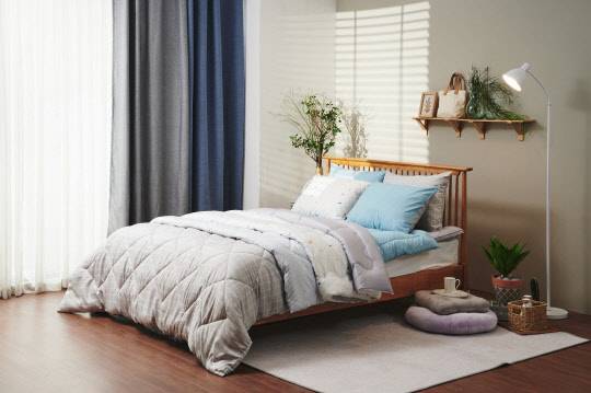 롯데마트가 오는 29일까지 진행하는 '2021 가을맞이 리빙페어'에서 판매하는 '룸바이홈 안티더스트 침구' 제품 이미지. 롯데마트 제공