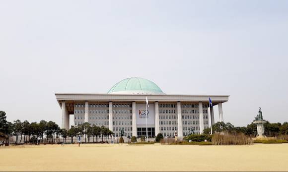 국회의사당 본관 건물 전경