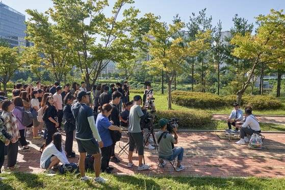 코로나 19 이전 '유퀴즈' 촬영 현장의 모습. [사진 '유 퀴즈 온 더 블럭']