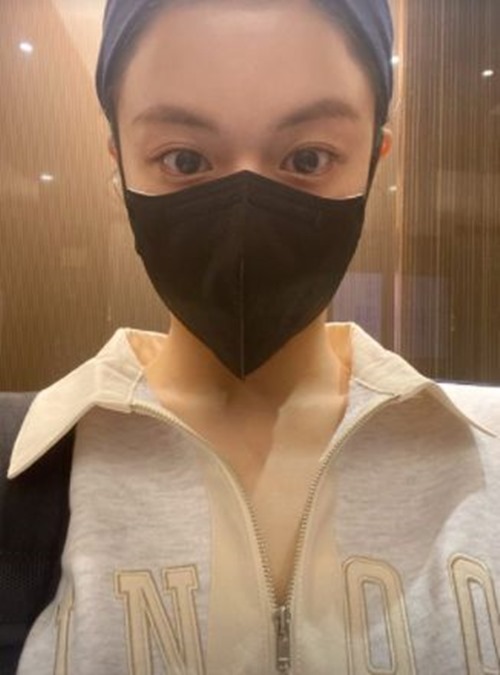 Actor Go Yoon-jung has released a recent trend full of pretty.Go Yoon-jung posted a picture on his Instagram story on the morning of the 23rd.The picture shows his close selfie.Even with the mask on, Go Yoon-jung showed off her unscathed beauty.In addition, he boasted a complete visual that glowed even in a modest appearance with few toilets.Meanwhile, Go Yoon-jung appears in Lee Jung-jaes first directing film Hunt.