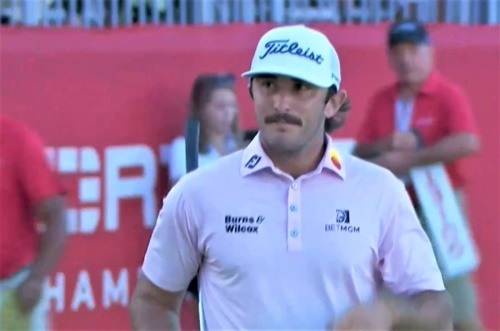 맥스 호마가 올 시즌 개막전에서 첫승을 올렸다.