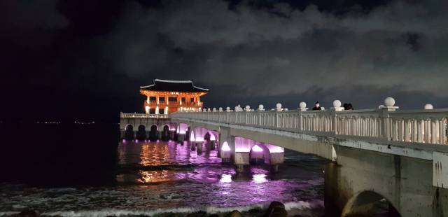 ▲포항 양일대해수욕장 해상누각 전경ⓒ포항시 제공