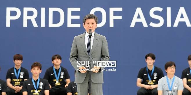 ▲ 한국 축구와 대한축구협회의 현재 행정력은 '아시아의 자존심(PRIDE OF ASIA)' 수준이 맞을까. 정몽규 회장을 비롯한 현재 개편된 집행부를 향해 과감한 결단력과 투자, 투명한 행정을 요구하는 목소리가 다시 나오고 있다. ⓒ스포티비뉴스DB