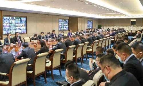 심야 사업 정상화 회의하는 헝다 간부들 [중국 매일경제신문 홈페이지. 재판매 및 DB 금지]