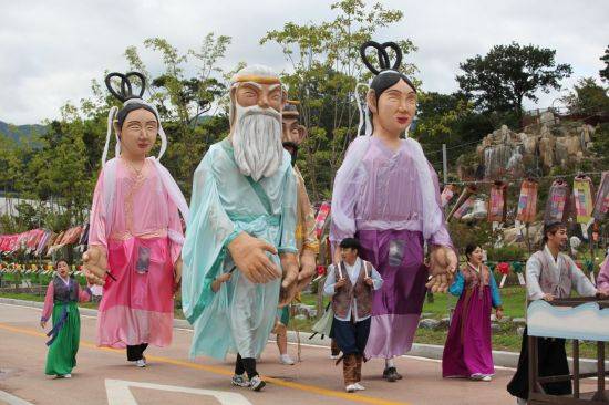 주제공연 퍼레이드 [이미지출처=엑스포조직위]