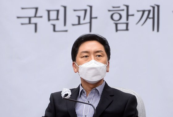 국민의힘 김기현 원내대표가 24일 서울 여의도 국회에서 열린 원내대책회의에서 발언하고 있다. 임현동 기자