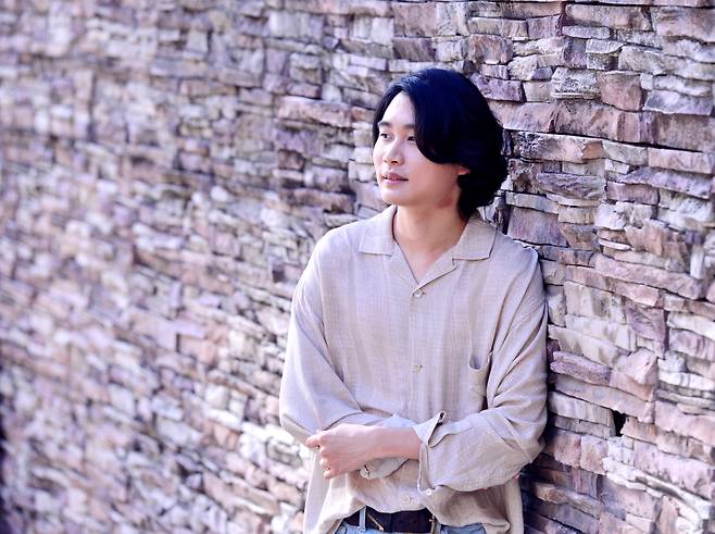Violinist Yang In-mo poses before an interview with The Korea Herald on Sept. 14. (Park Hyun-koo/The Korea Herald)