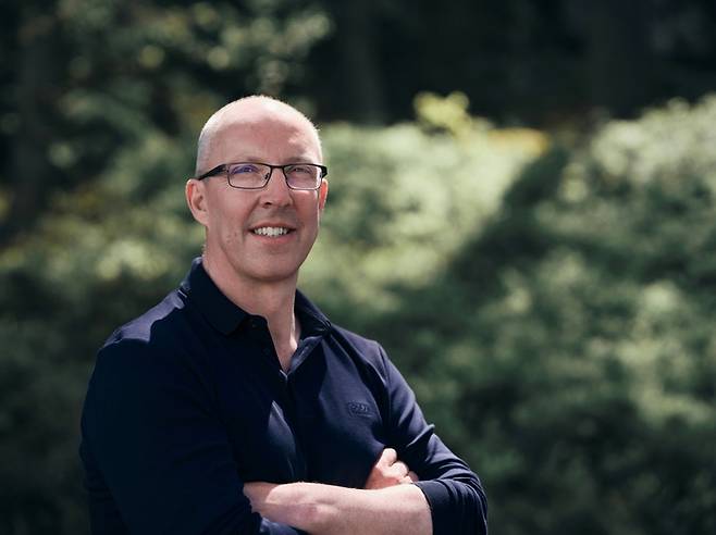 [서울=뉴시스] 볼보자동차 디자인 총괄인 로빈 페이지 (사진=볼보자동차 제공) *재판매 및 DB 금지