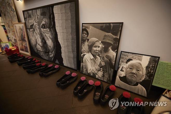 위안부 피해자 역사관에 마련된 추모 공간 (서울=연합뉴스) 2017년 7얼 15일 경기 광주 일본군 위안부 역사관에 마련된 피해자 추모 공간. 2021.9.24.[연합뉴스 자료사진. 재판매 및 DB금지] photo@yna.co.kr
※ 사진은 기사와 직접적인 관련이 없습니다.