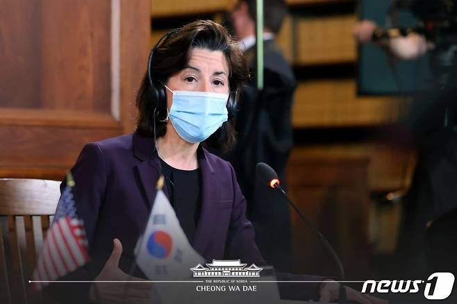 러몬도 미국 상무장관이 지난 5월21일(현지시간) 미국 워싱턴 미 상무부에서 열린 한·미 비즈니스 라운드 테이블 행사에서 발언을 하고 있다. (청와대 페이스북) /뉴스1