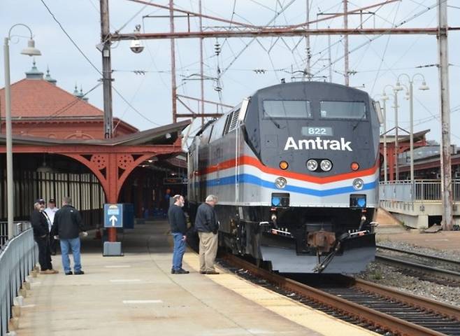 미국 델라웨어주 윌밍턴역의 모습. 한국의 ‘코레일’에 해당하는 미국 국철 ‘암트랙’은 2011년 이 역을 수십년간 이용한 조 바이든 당시 부통령을 기려 2011년 역 이름을 ‘윌밍턴/바이든역’으로 개칭했다. 암트랙 제공