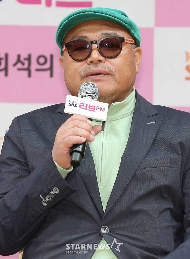 21일 오후 서울 양천구 목동 SBS에서 2016 라디오 봄 개편 기자간담회가 진행되고 있다.  SBS 라디오는 러브FM 5개, 파워FM 2개 프로그램을 신설해 남희석, 김흥국, 봉만대, 양세형, 윤형빈, 붐 등 새로운 DJ를 영입하며 대대적인 봄 개편에 나섰다.  양세형, 윤형빈, 남희석, 김흥국, 봉만대, 붐 /사진=이동훈 기자 photoguy@