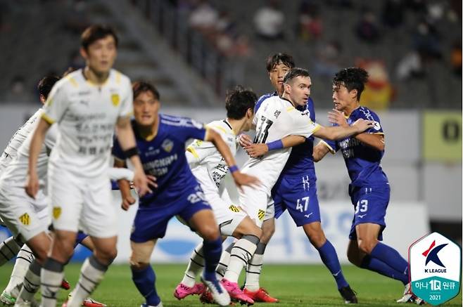 충남아산과 전남은 승부를 가리지 못했다. (한국프로축구연맹 제공)