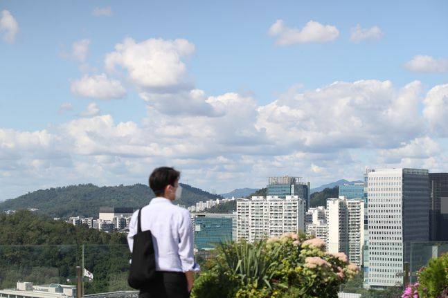 일요일인 26일은 구름이 많고 일교차가 큰 초가을 날씨를 보이겠다.ⓒ데일리안 류영주 기자