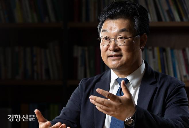 한국 외교안보 전문가들이 모인 플라자 프로젝트를 출범시킨 김흥규 아주대 정치외교학과 교수. 우철훈 선임기자