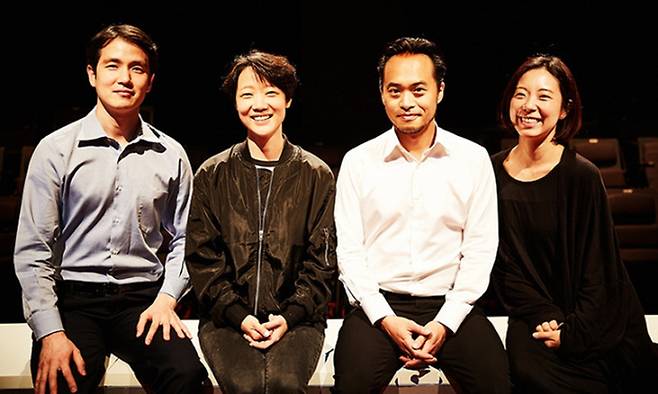 ‘단편선 레파토리전’으로 지난 10년간 작업을 조망하는 무대를 펼쳐 보이는 공동창작 집단 ‘양손프로젝트’. 왼쪽부터 양종욱, 박지혜, 손상규, 양조아. 양손프로젝트 제공