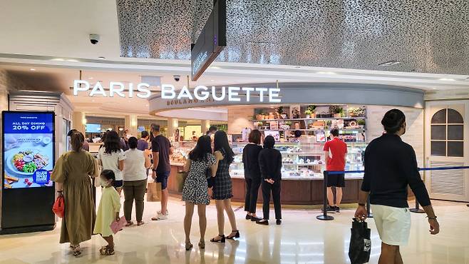 파리바게뜨 싱가포르 ‘아이온 오차드점’. SPC그룹 제공