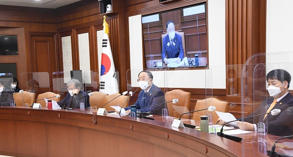 홍남기 부총리 겸 기획재정부 장관이 27일 정부서울청사에서 열린 ‘제224차 대외경제장관회의’를 주재, 모두발언을 하고 있다. (사진=기획재정부)