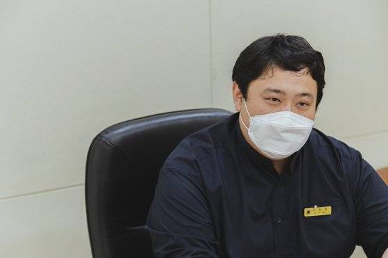 이우영 객실 관리 사원은 하우스 키핑은 호텔 객실이 고객의 또 다른 집이 될 수 있도록 준비하는 직무라고 설명했다.