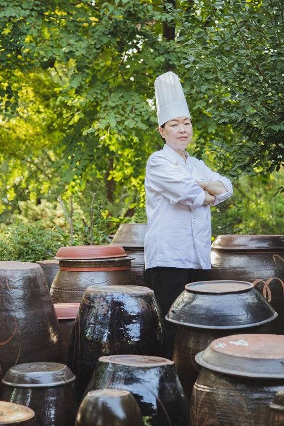 이금희 한식 수석 주방장은 조리 파트는 장인의 세계이기 때문에 묵묵히 나아가는 뚝심이 중요하다고 설명했다.
