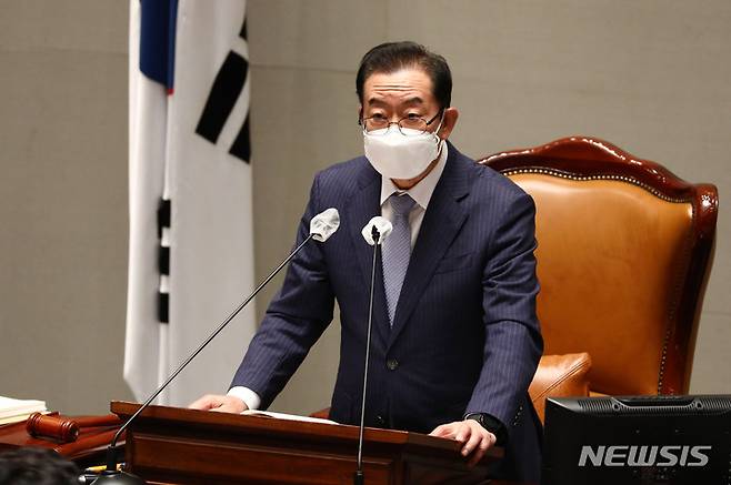 [서울=뉴시스] 최진석 기자 = 이종배 국회 예결위원장이 8일 국회에서 열린 예산결산특별위원회 전체회의에서 발언하고 있다. (공동취재사진) 2021.09.08. photo@newsis.com