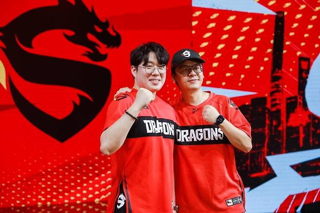 문병철 감독(왼쪽, 사진=블리자드 제공).