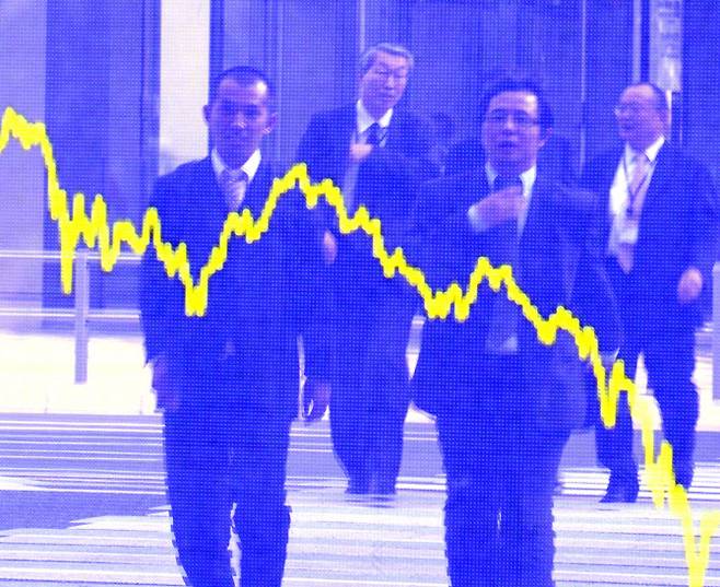 주식 시장이 하락할 때, 아이가 있는 기혼 남성이 패닉셀링(공포에 의한 투매)을 하는 경향이 더 강하다는 연구 결과가 나왔다. (사진= AFP)