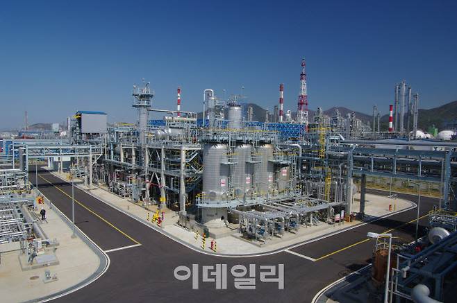 여수산업단지 DL케미칼 공장 전경