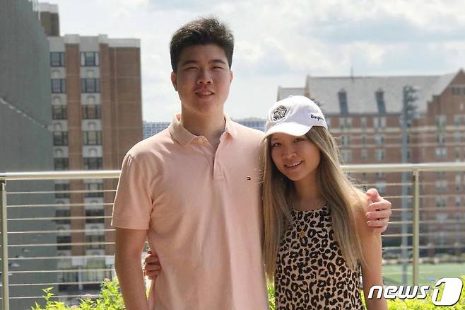 신시아와 빅터 류가 미국에 귀국했다. © 뉴스1 (SNS 캡처)